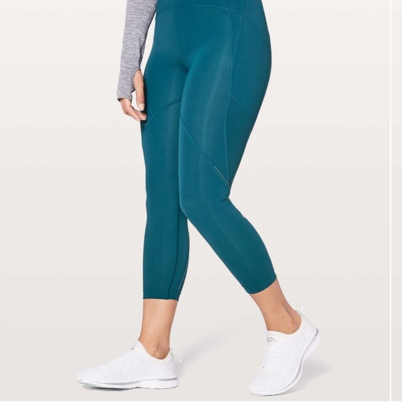 lululemon athletica Pants - Lululemon Lead The Pack Crop 23"